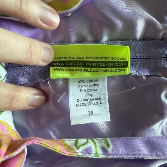 Mary Blair by Pinup Couture Lips and Roses Evangeline Wiggle Dress Medium - Picture 6 of 10